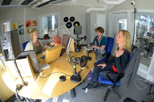 In the studio with Pernilla Alexandersson (AddGender) and Jenny Brusk (Högskolan i Skövde) at 0830 on the first day of the conference
