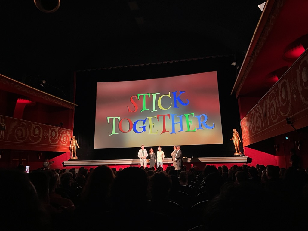 Stick Together game screenshot